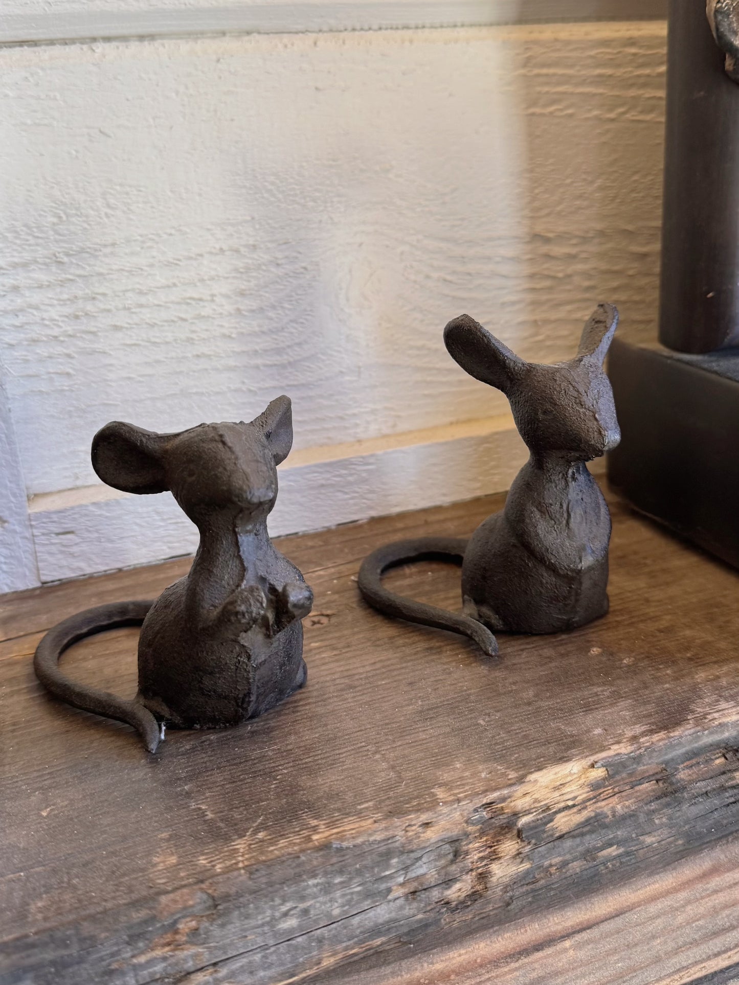 Cast Iron Mouse Figurines – Rustic Vintage Animal Sculptures for Desk or Shelf | Minimalist Industrial Home Decor Accents Set of 2