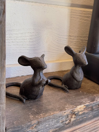 Cast Iron Mouse Figurines – Rustic Vintage Animal Sculptures for Desk or Shelf | Minimalist Industrial Home Decor Accents Set of 2