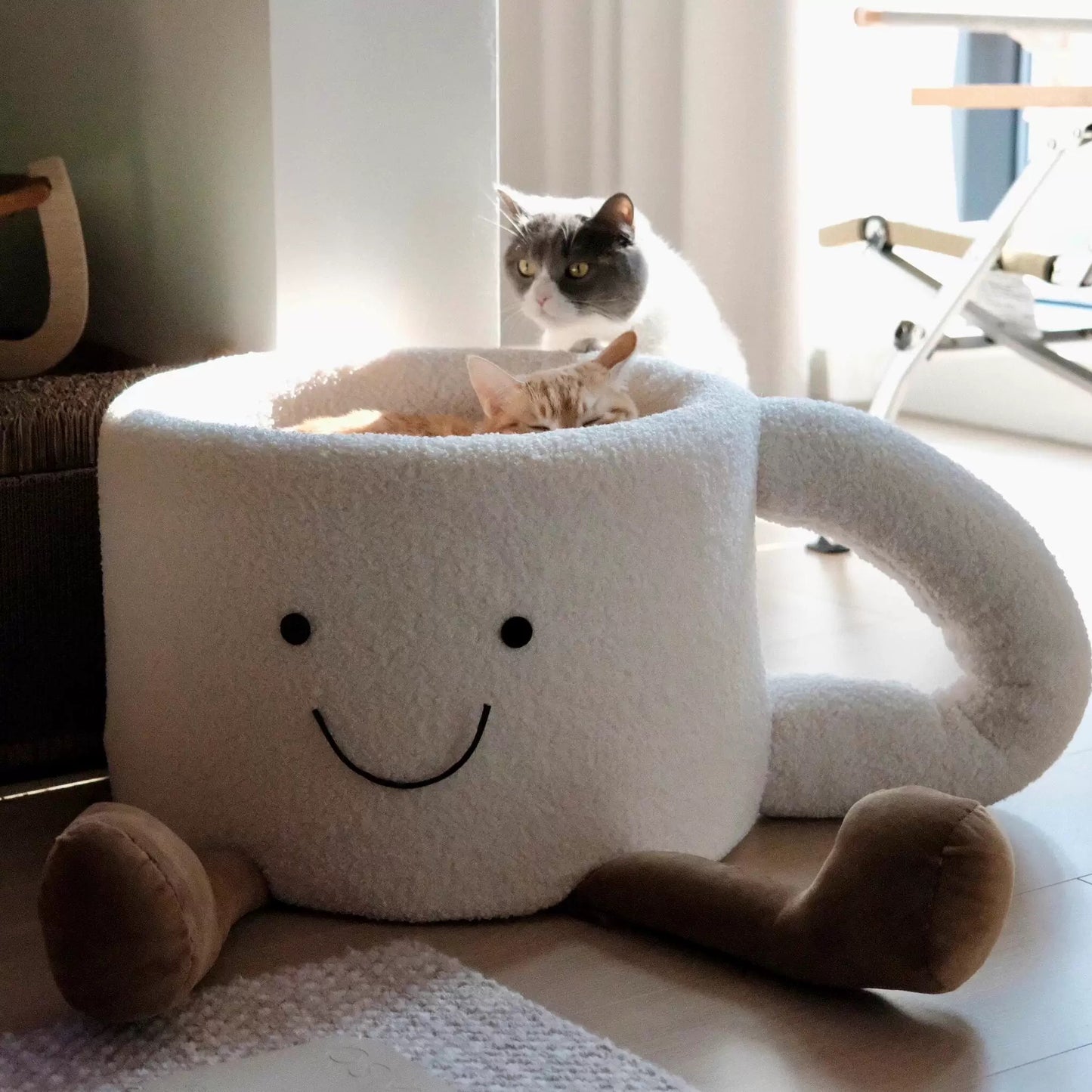 Cozy Cat Cup Bed – Cute Coffee Mug Cat House with Plush Comfort