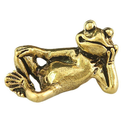 Lazy Frog Brass Figurine – Whimsical Mini Desk & Shelf Decor