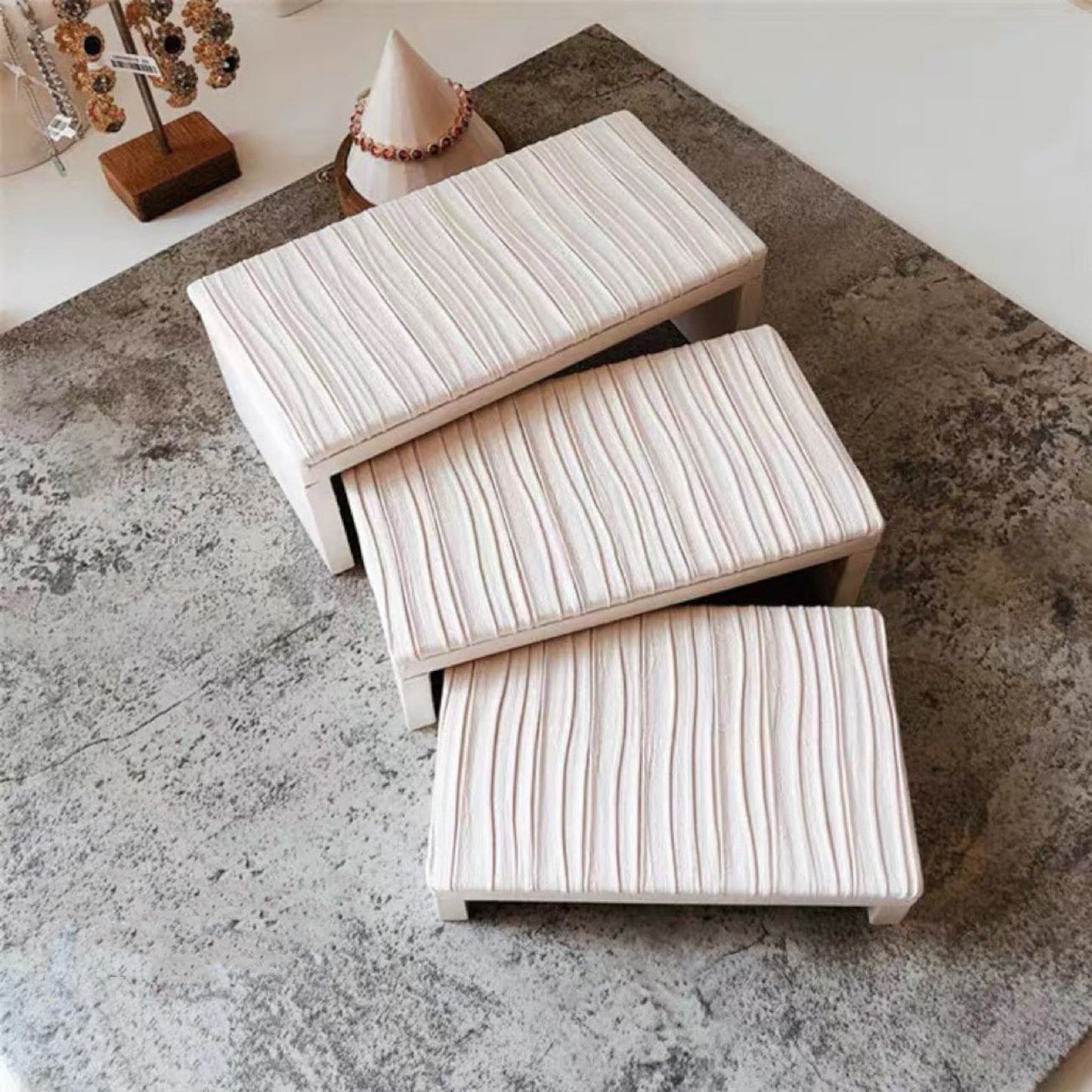 Elegant Multi-Tier Jewelry Display Riser – Textured White Velvet Podium Set for Rings, Earrings & Accessories