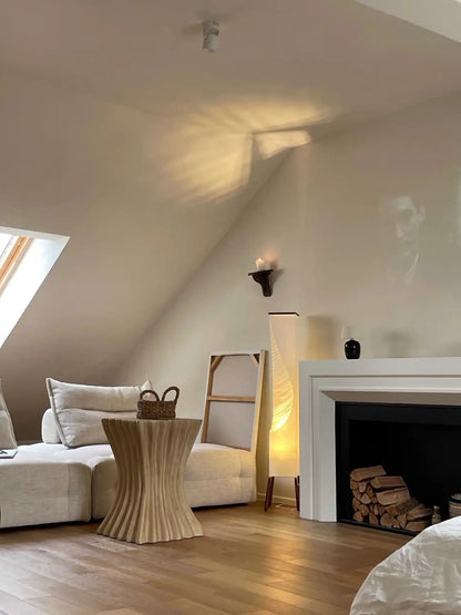 Sculptural Pedestal Side Table – Wavy Accent Table Stool for Modern Interiors