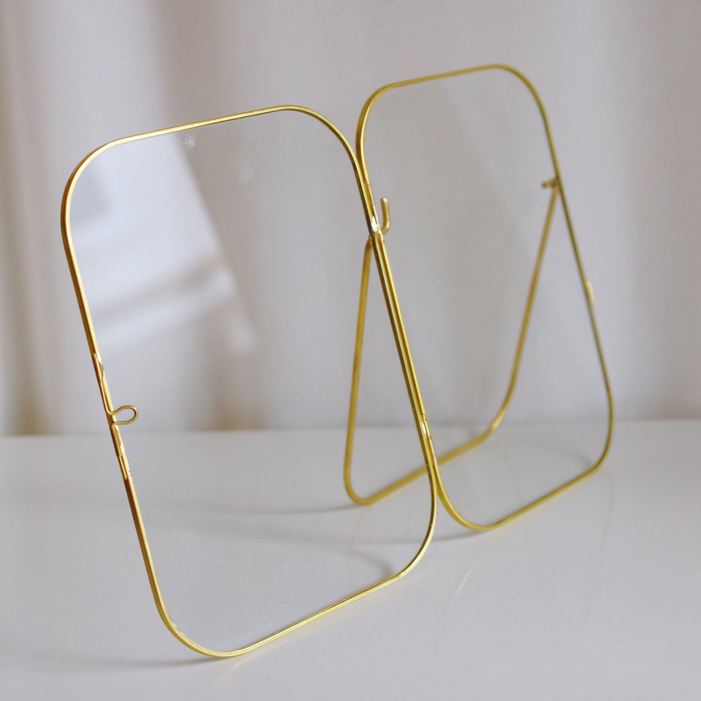 Arched Round Corner Gold Floating Picture Frames