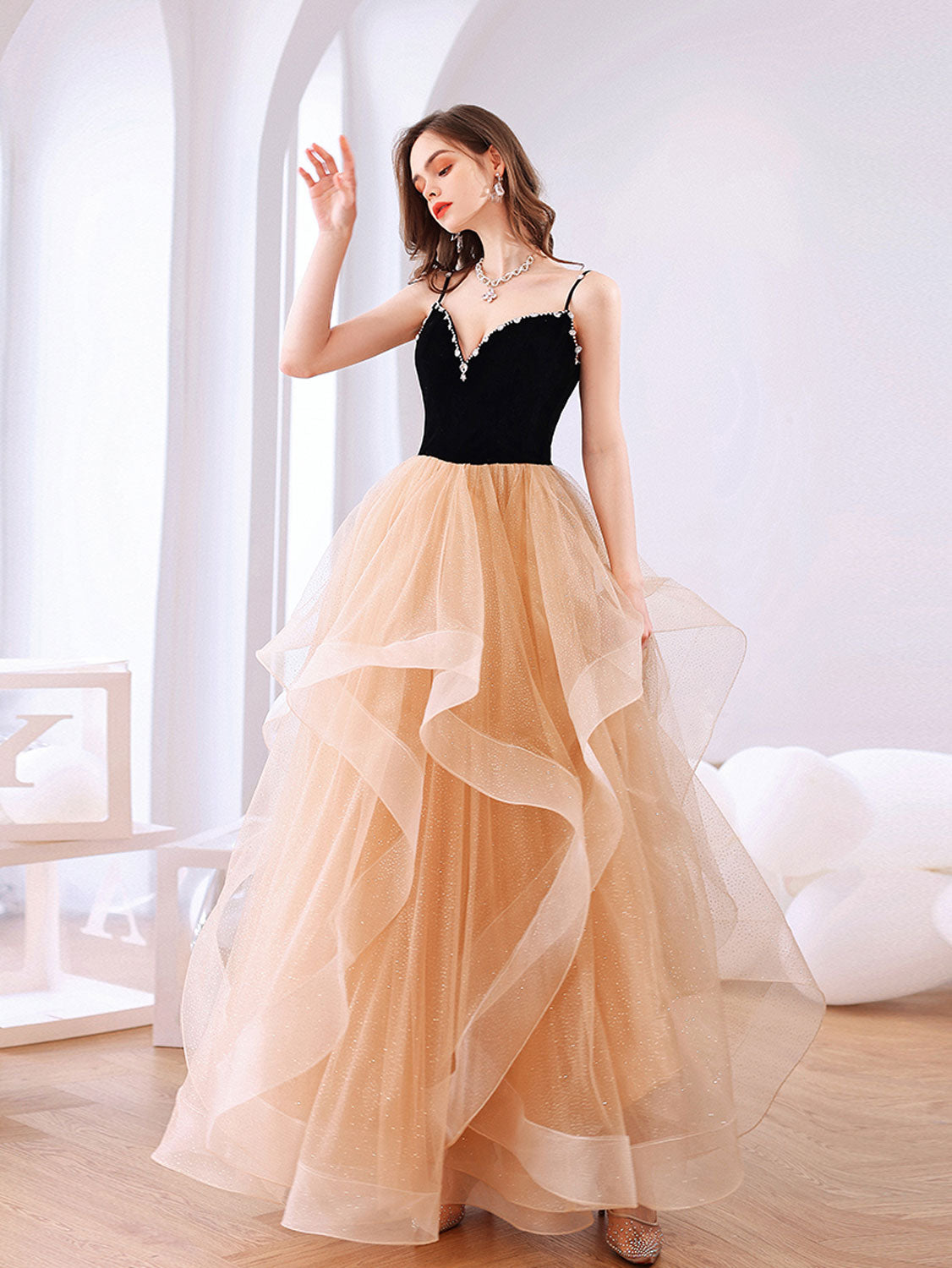 Champagne sweetheart neck tulle long prom dress backless evening dress