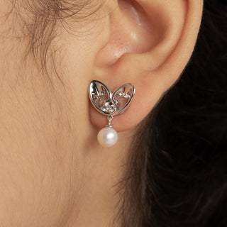 Mistletoe Love Heart Pearl Drop Earrings