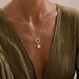 Capture Chain Necklace