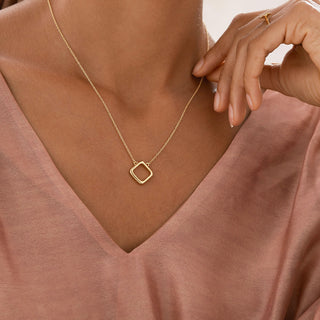 Capture Chain Necklace